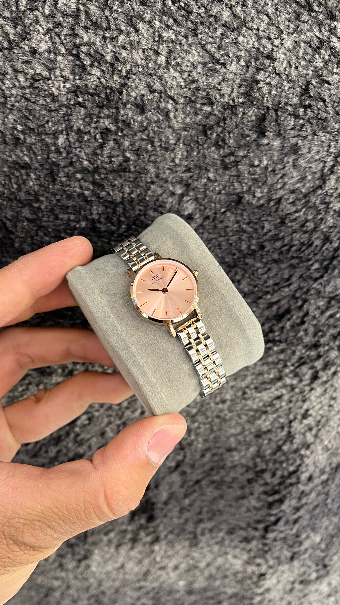 نقره ای رزگلد صفحه رزگلد