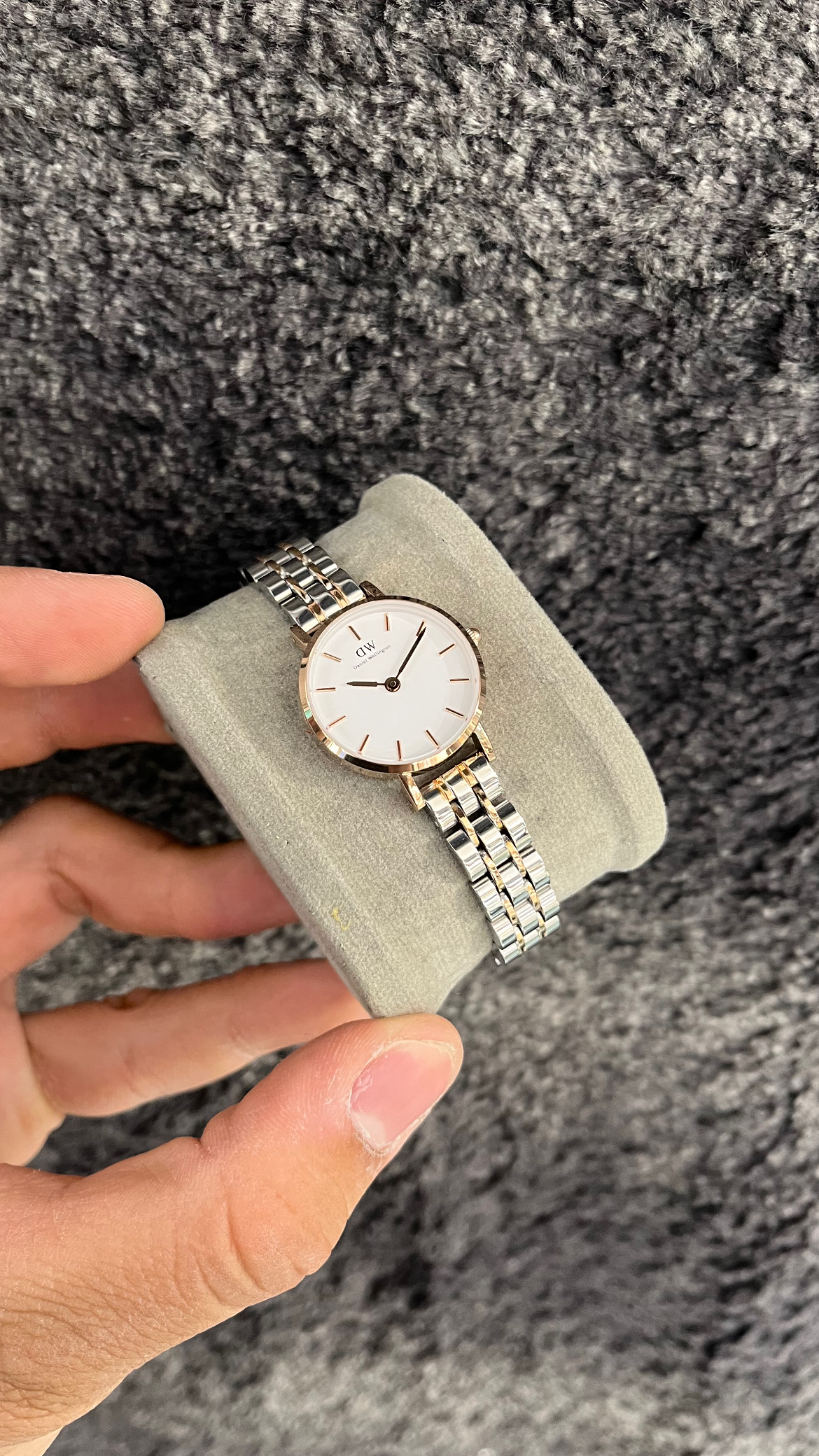 نقره ای رزگلد صفحه سفید