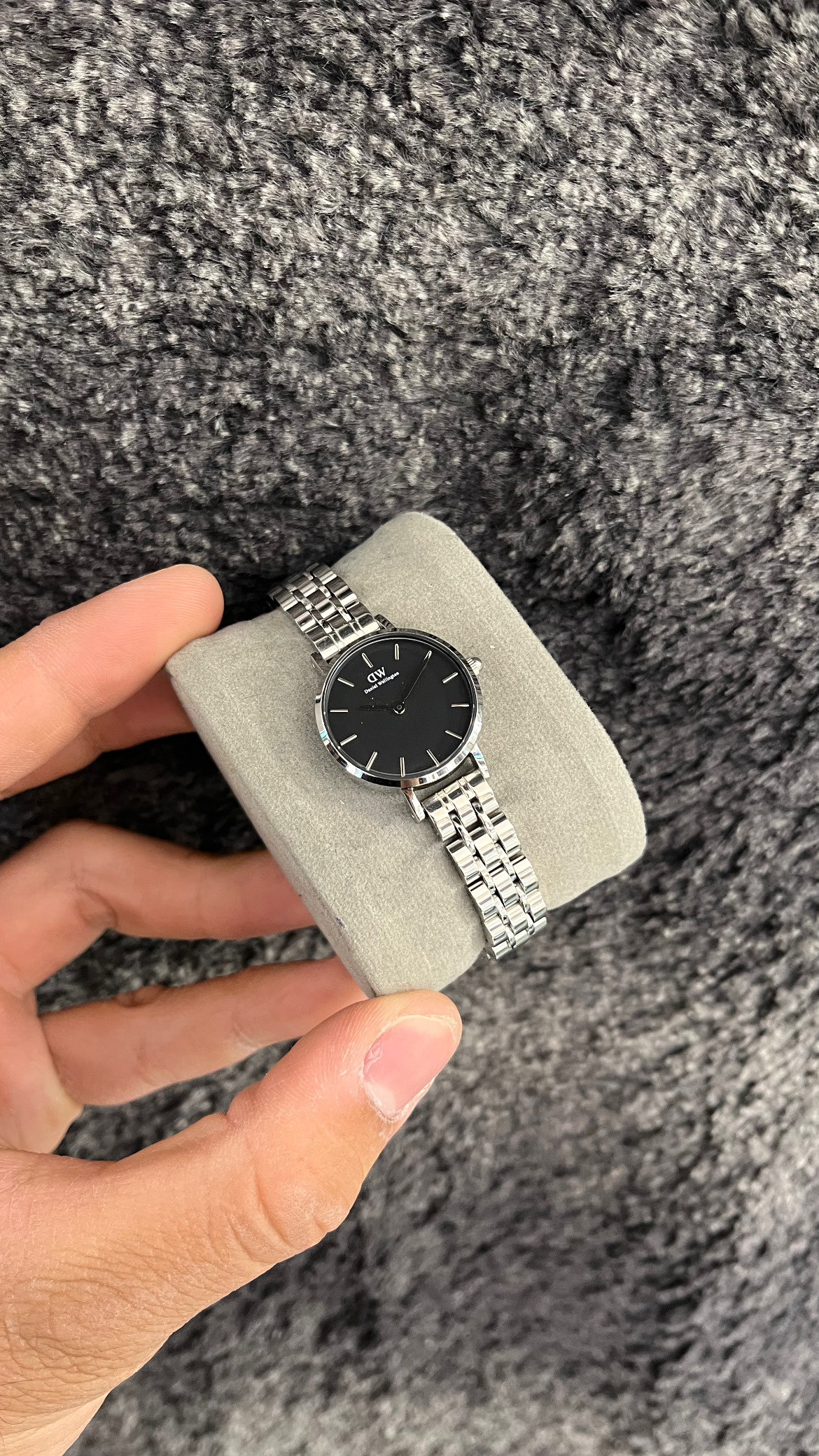 تمام نقره ای صفحه مشکی