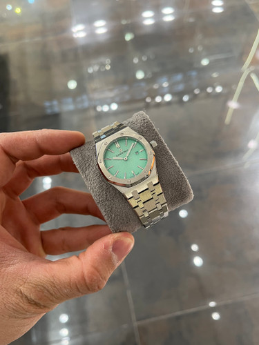 ای پی رویال اوک تک موتور زنانه کیفیت مستر موتور ژاپن رنگ همیشه ثابت.با ضمانت.ارسال فوری/ارسال رایگان